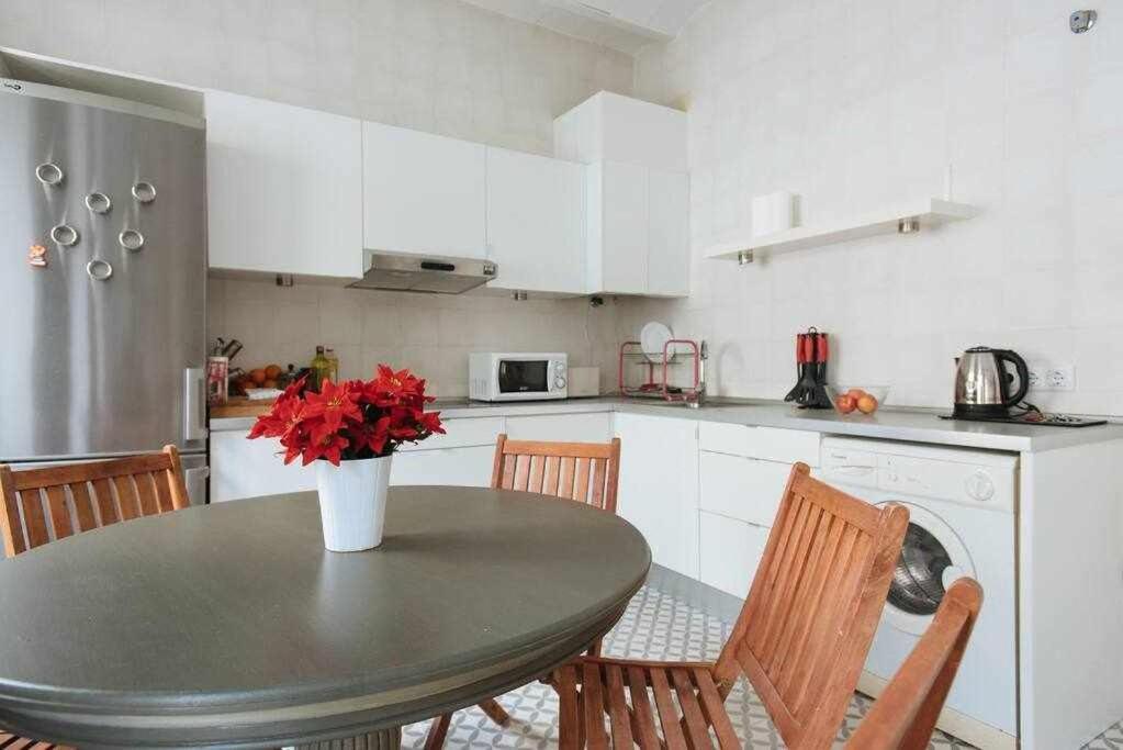 Apartamento Con Parking Jesus Del Gran Poder Севилья Экстерьер фото
